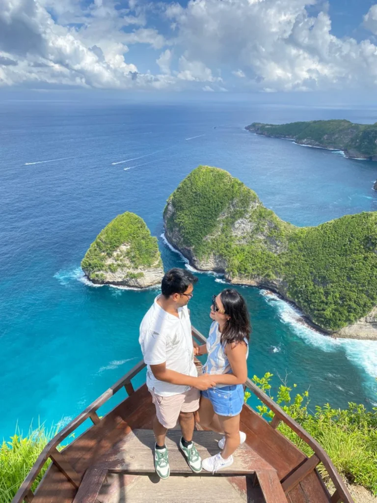 Couple viewing the coastline during a Nusa Penida island tour
